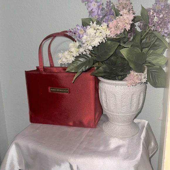 Beautiful Giorgio Beverly Hills small evening tote - Picture 7 of 10